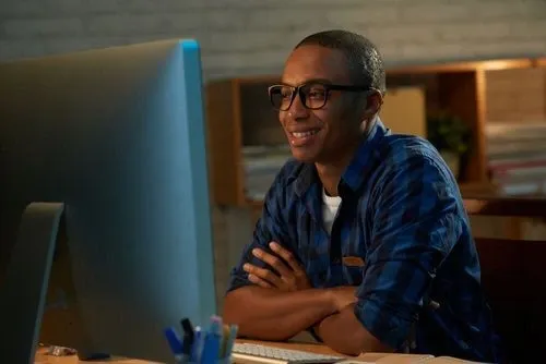alumno en una clase online de wall street english
