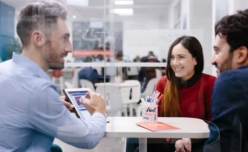 Aprendiendo inglés para el mundo empresarial con wall street english