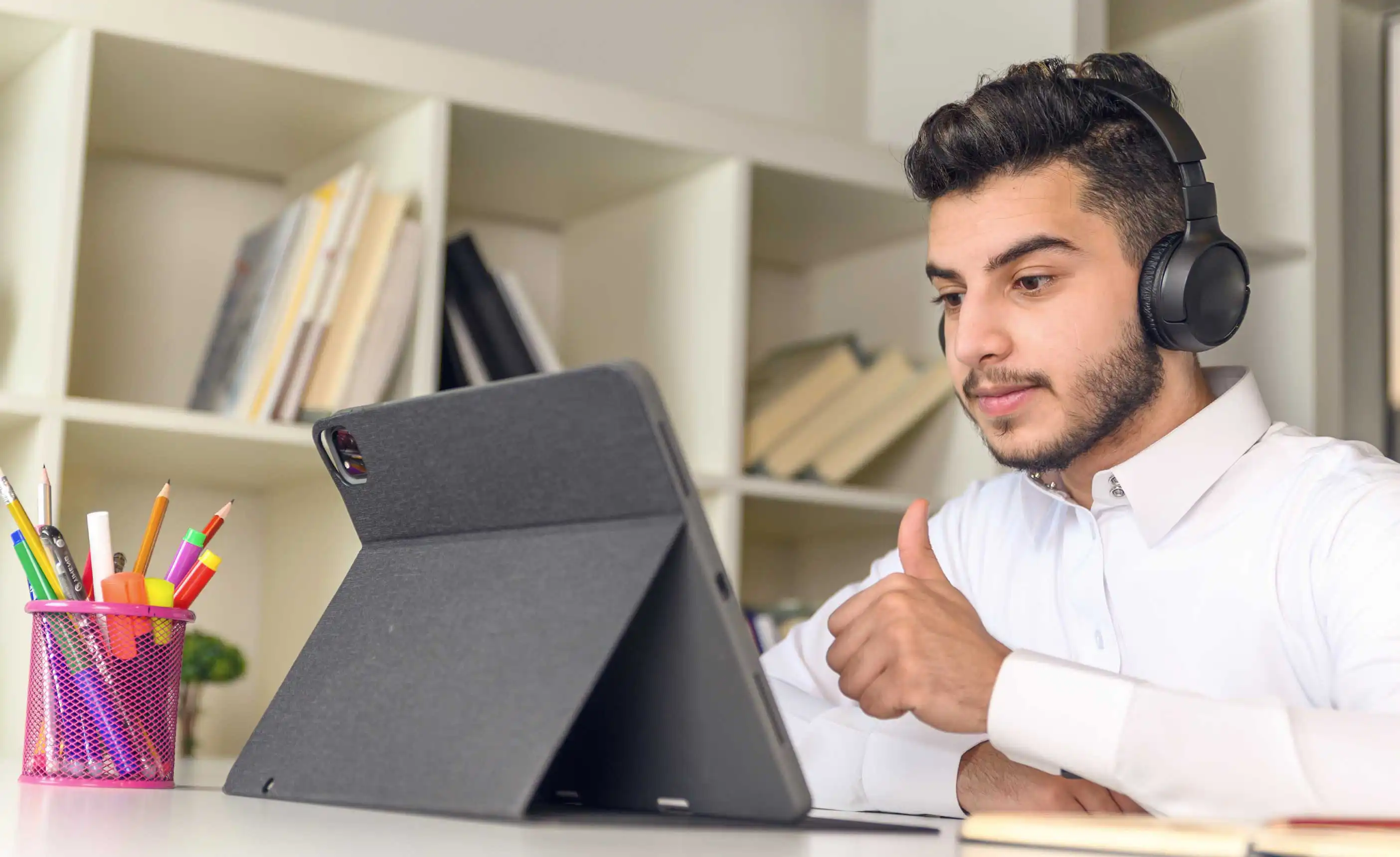 تعلم اللغة الإنجليزية عبر الإنترنت مع وول ستريت إنجلش.