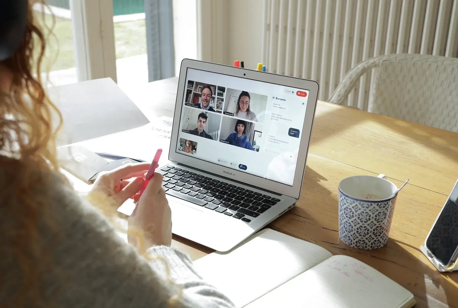 lớp học tiếng anh online với học viên toàn cầu.webp