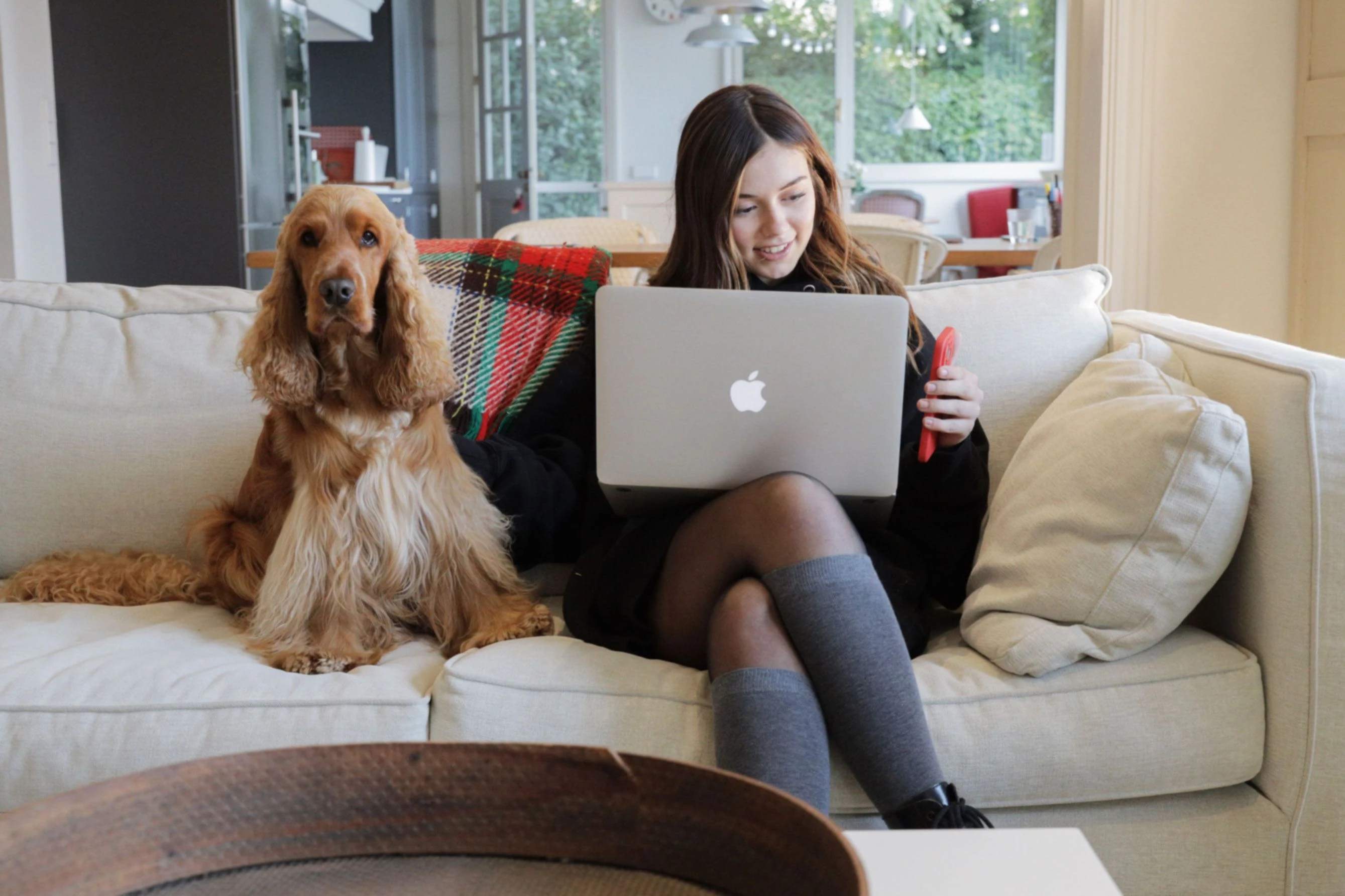 teen_girl_laptop_13.jpg